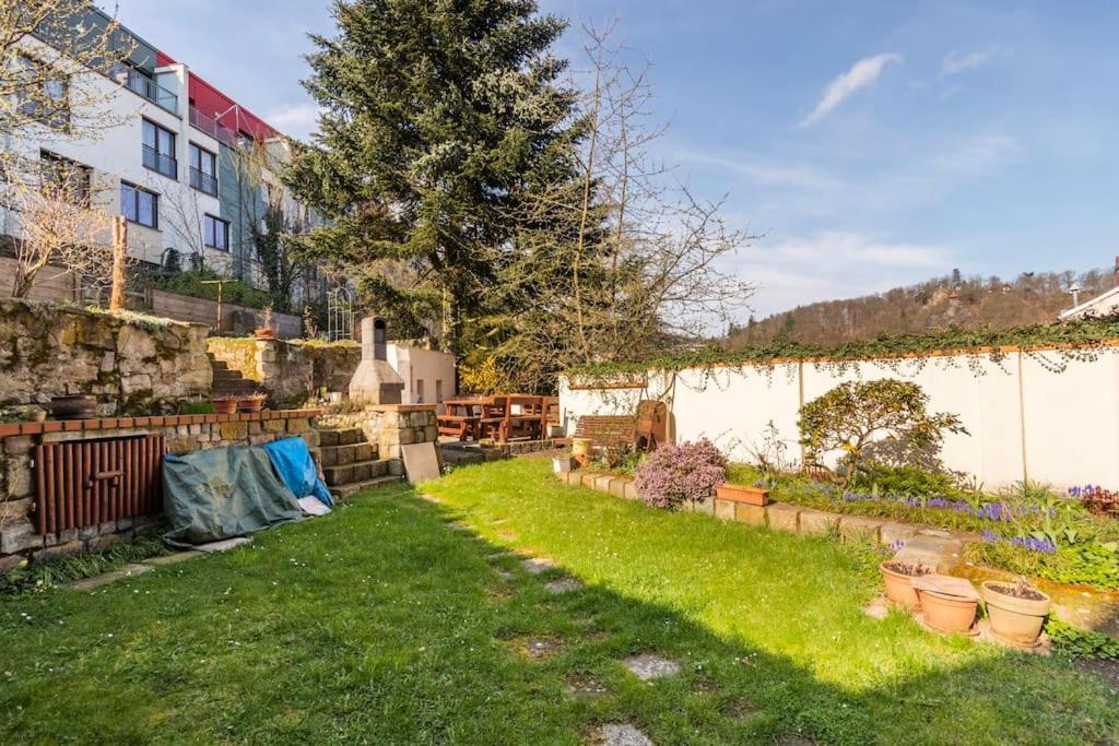 Ferienwohnung Apartman Vishegrad Karlsbad Exterior foto